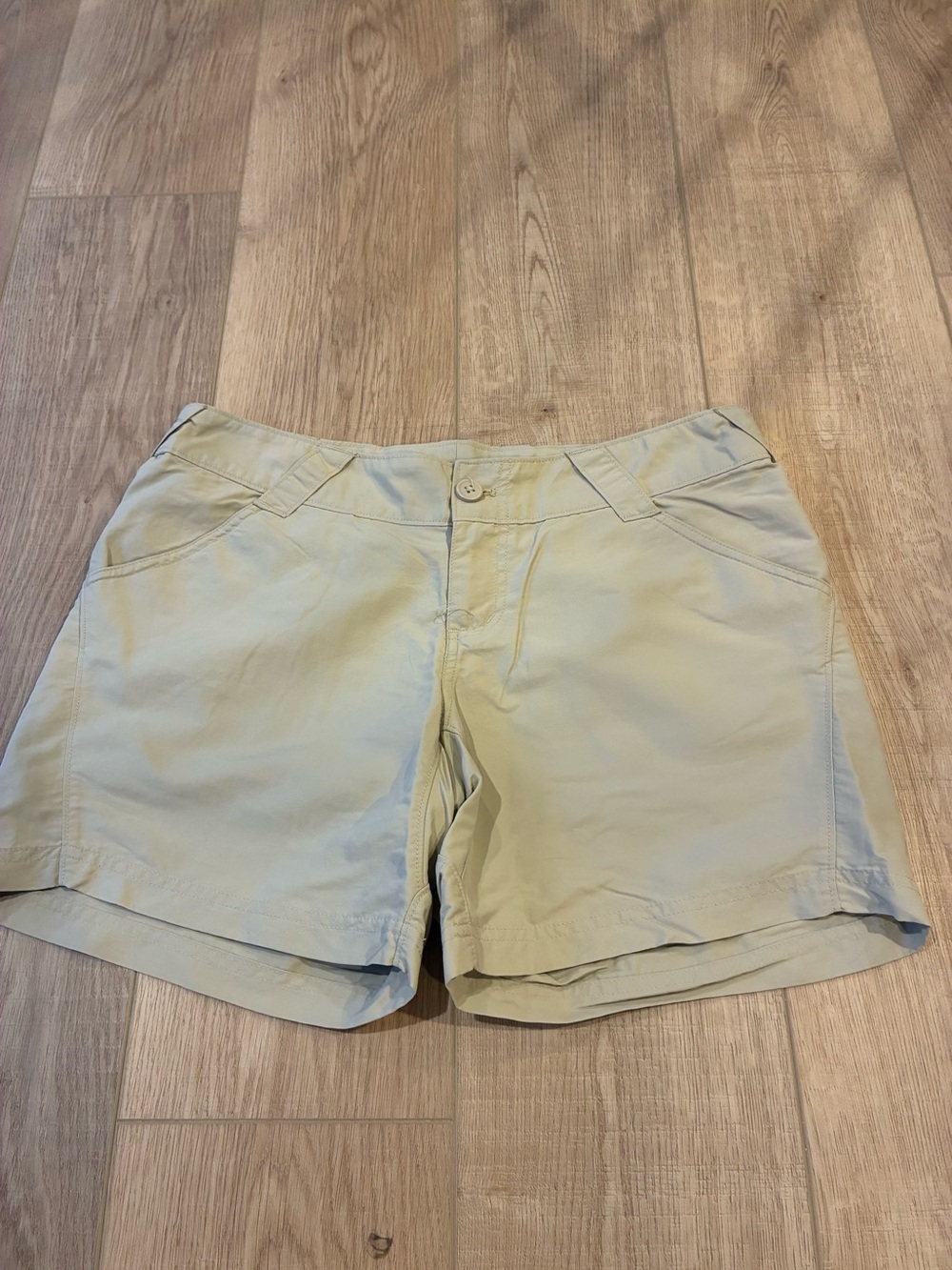 Columbia tan nylon Outdoor Shorts pockets hiking medium Gorp
